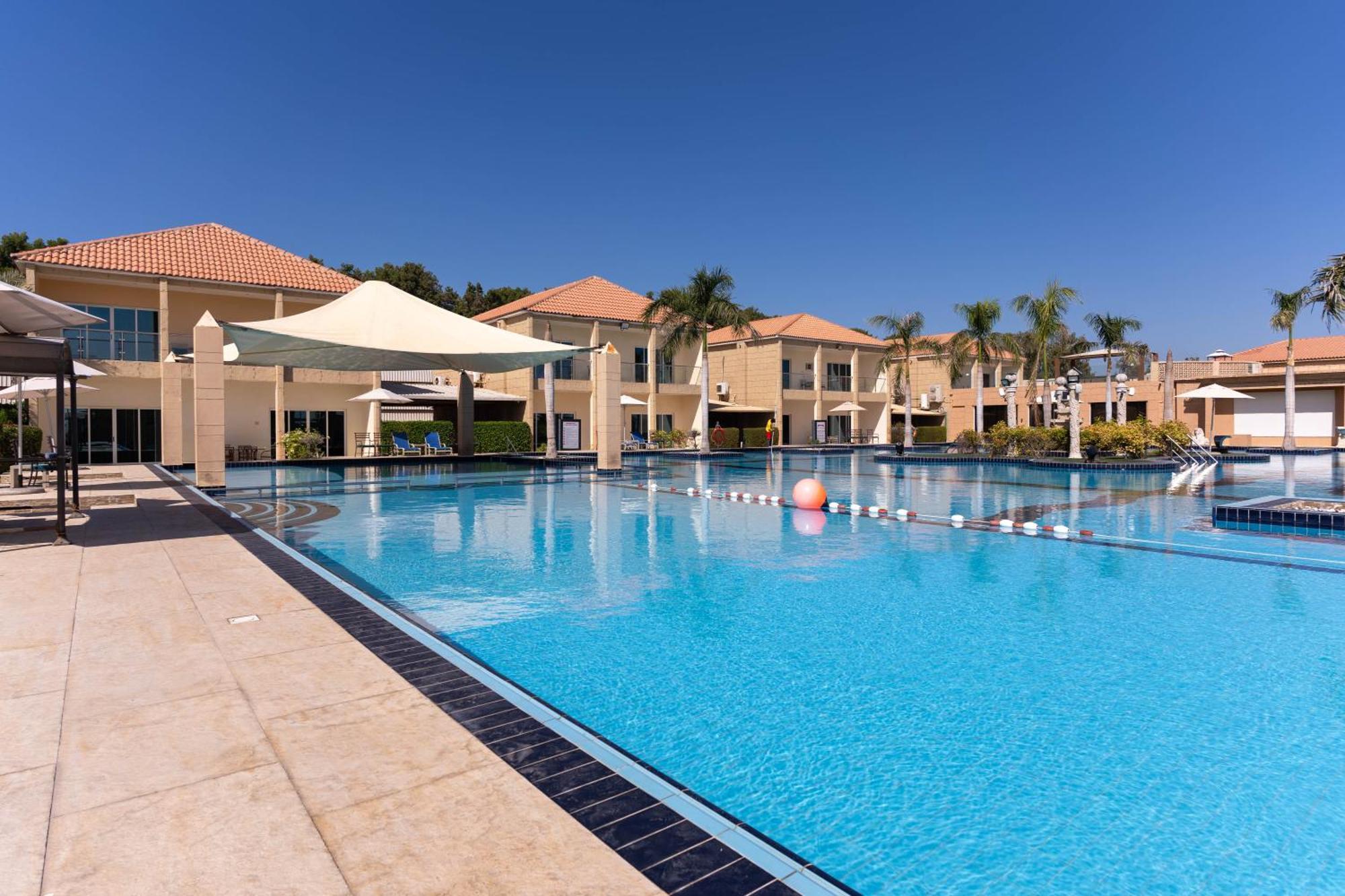Palma Beach Resort & Spa Umm al-Quwain Exterior photo